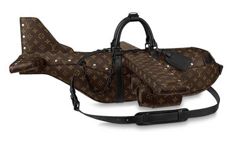 borsa aereo louis vuitton|Vuitton presenta una BORSA a forma di AEREO che .